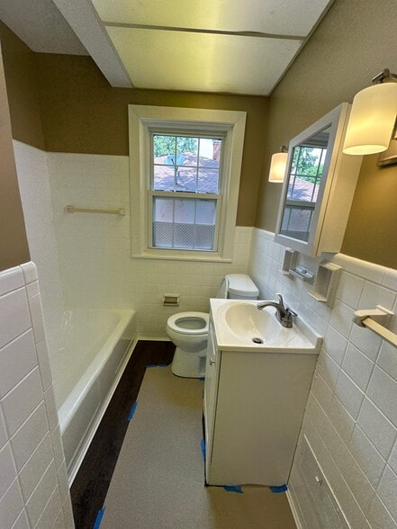 Building Photo - 2845 Dunaway Ave