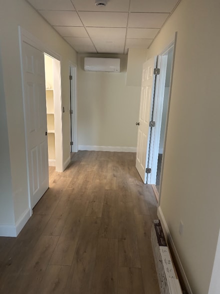 Building Photo - 19 Hill Ave