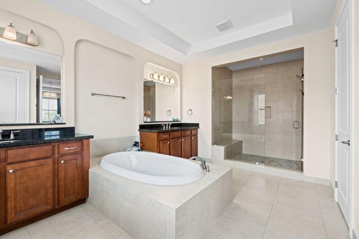 Building Photo - 8845 Watercrest Cir W