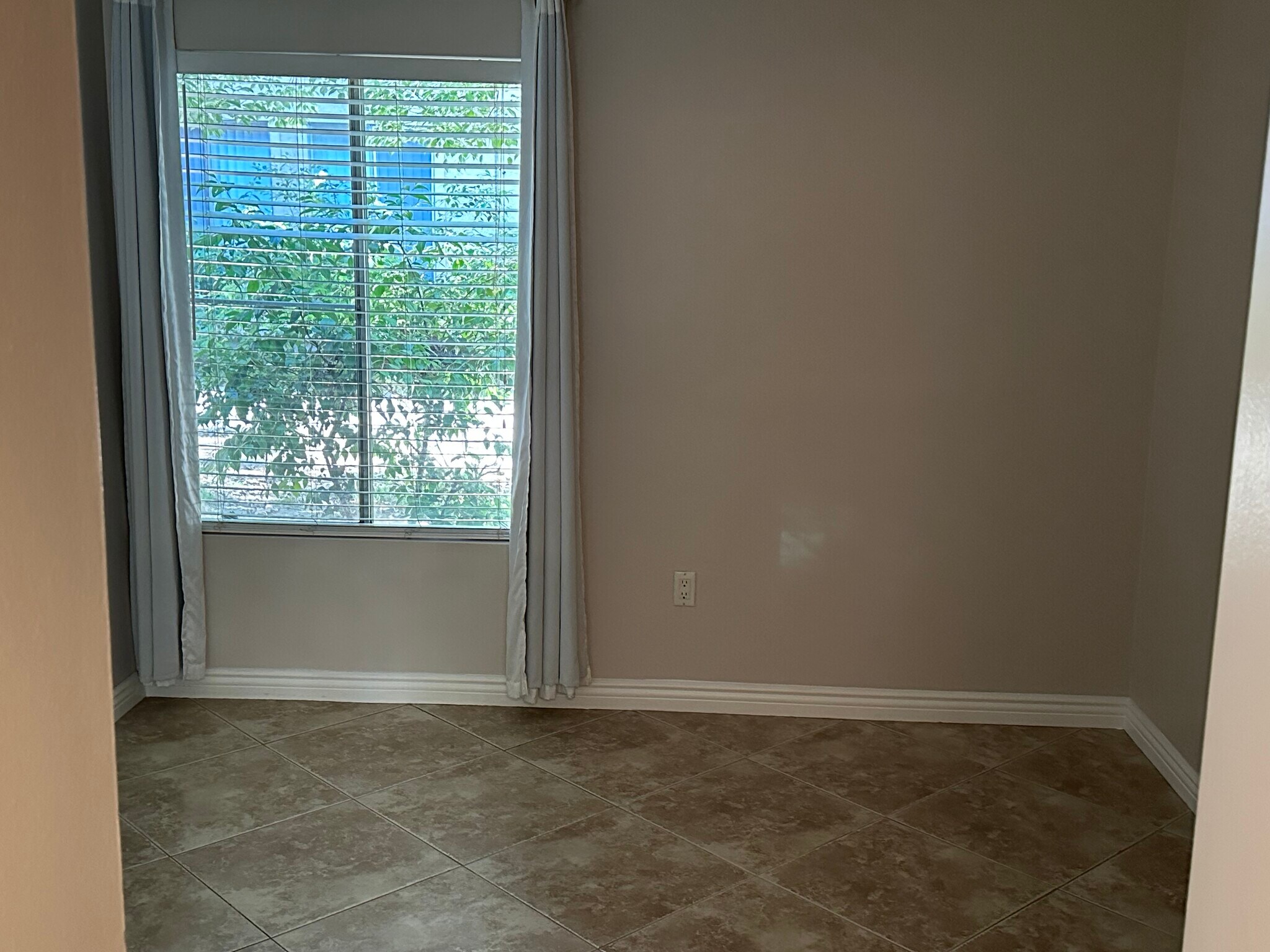 Building Photo - 18350 Hatteras St