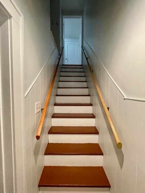 Stairway leading up to unit. Includes entryway cubby space. Separate entrance to the unit. - 264 Cobb Ter