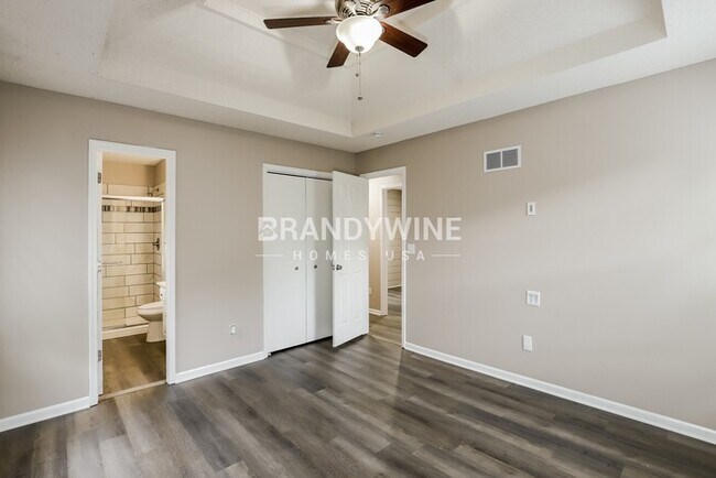 Building Photo - 521 SE Onyx Dr