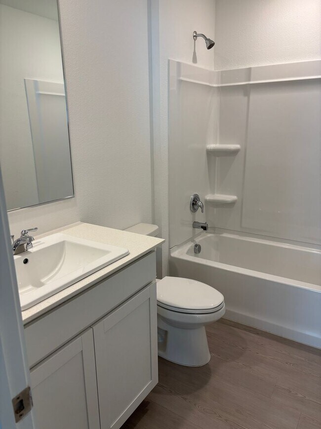 Building Photo - 3/2/2 New Construction in Sherman!