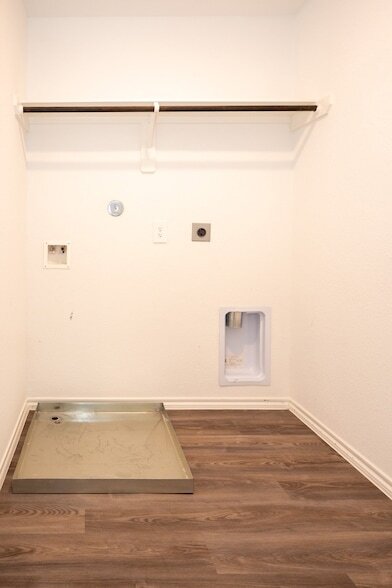 Building Photo - 5403 Rosser Ruby Way