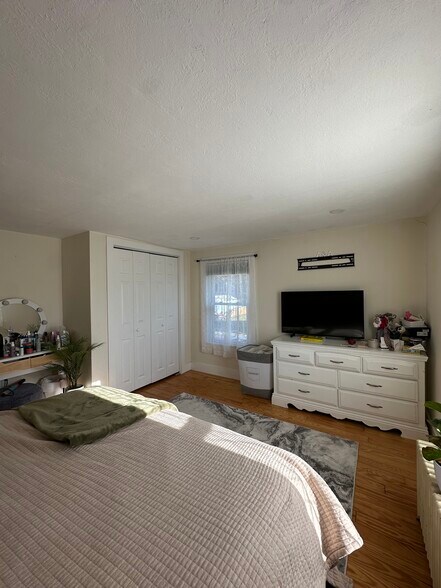 Building Photo - 13 Atlantic Ave