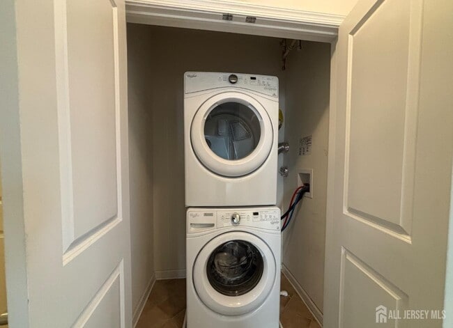 Building Photo - 542 E Celebration Way