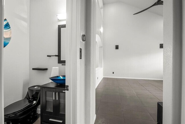 Building Photo - 4405 Bandice Ln
