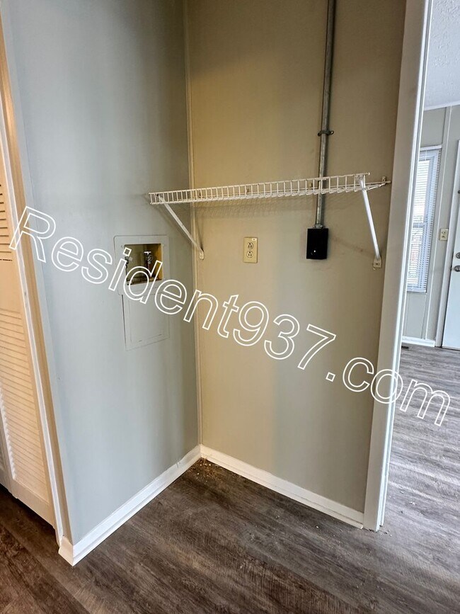 Building Photo - 2132 Colton Dr