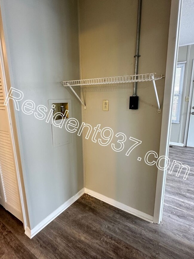 Building Photo - Updated 3 Bed 1 bath Home
