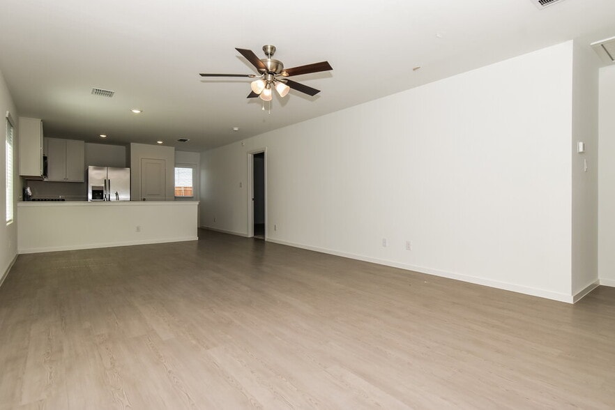 Building Photo - 1719 Crossbill St