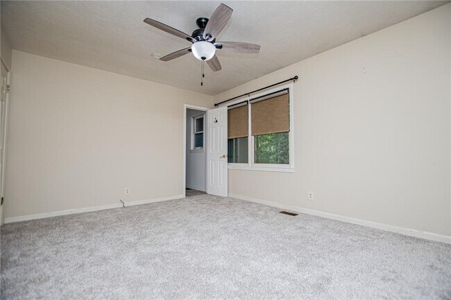 Building Photo - 1499 Stonington Ct
