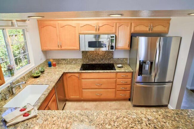 Building Photo - 1351 Egret Dr