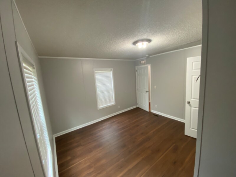Building Photo - 386 Marler Rd