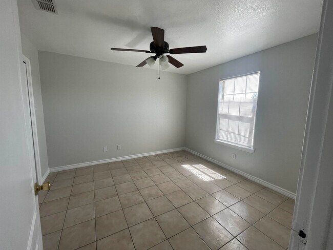 Building Photo - 3310 S Louisiana Ave