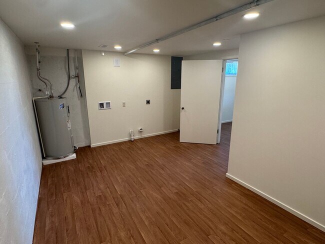Building Photo - 3 bed/2 Bath, Spacious Home in Mount Verno...