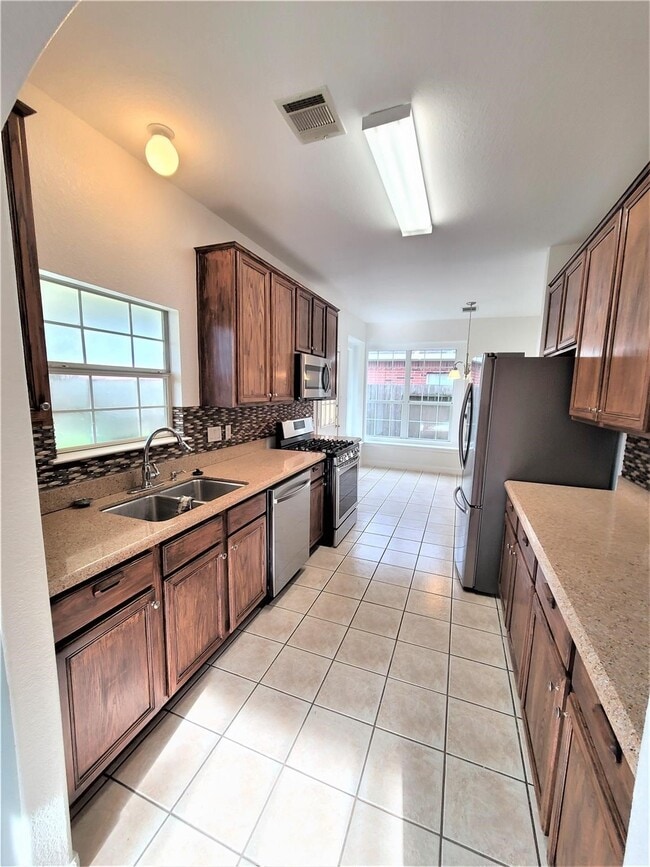 Building Photo - 10026 Gil Jr Ln