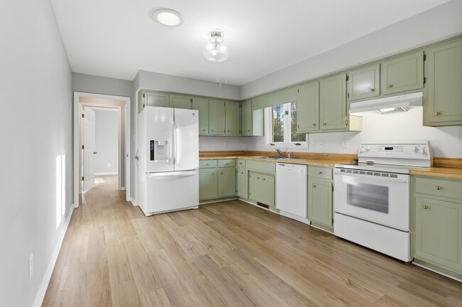 Building Photo - 101 Gatewood Dr