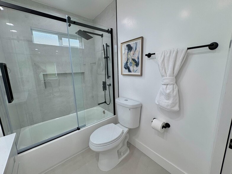 Bath 1 - 214 S 22nd St