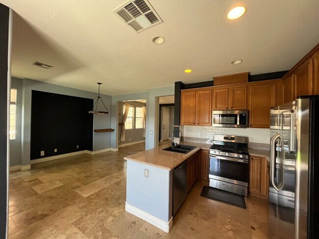 Building Photo - Stylish 3-Bedroom Home with Loft in Gated Community