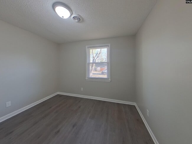 Building Photo - 2308 S Partridge Cir