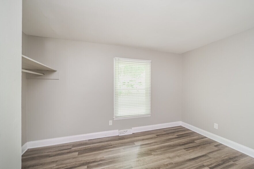 Building Photo - 617 Dunbrook Ln
