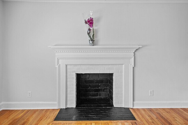 Building Photo - Newly Renovated Ranch Home In SE Raleigh! Pet Friendly!