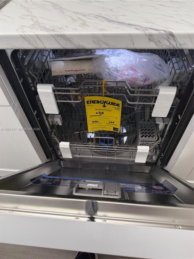 Building Photo - 804 SW 73rd Ave