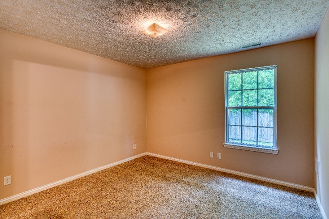 Building Photo - 5819 River Walk Cir