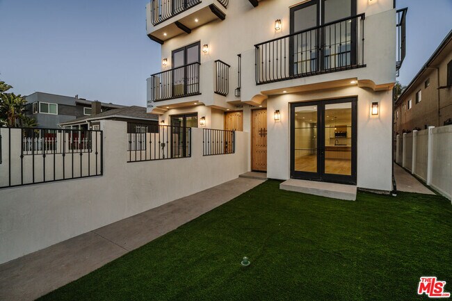 Building Photo - 1954 S Garth Ave