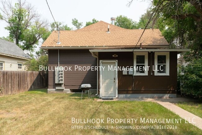 Building Photo - 706 3rd Ave