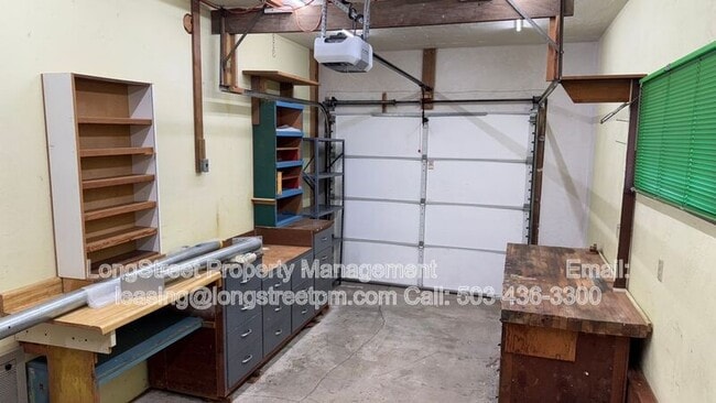 Building Photo - 2995 Fir Oaks Dr SW