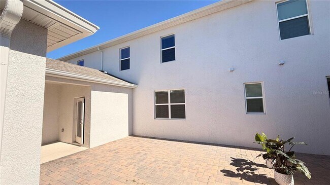 Building Photo - 6153 Blissful St