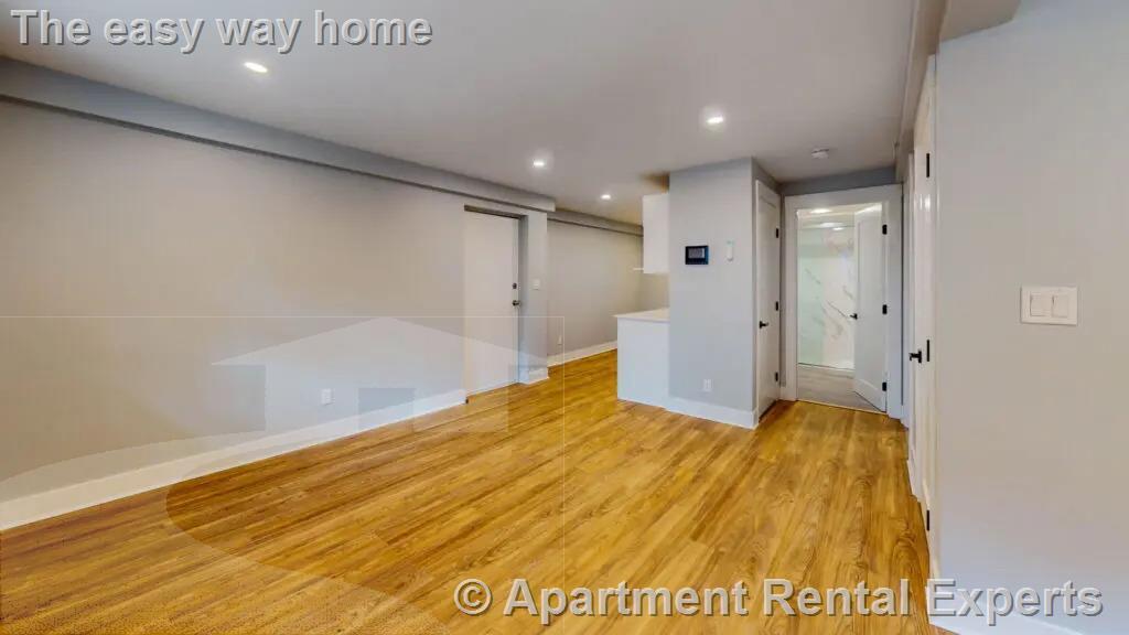 Building Photo - 132 Sherman St