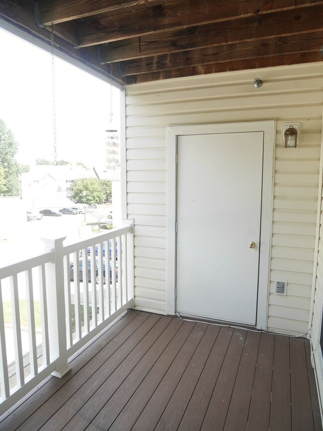 Building Photo - Spacious 2nd Floor Condo in Russett – Prim...