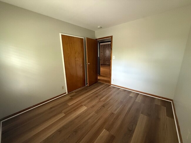 Building Photo - 613 Newberry Dr
