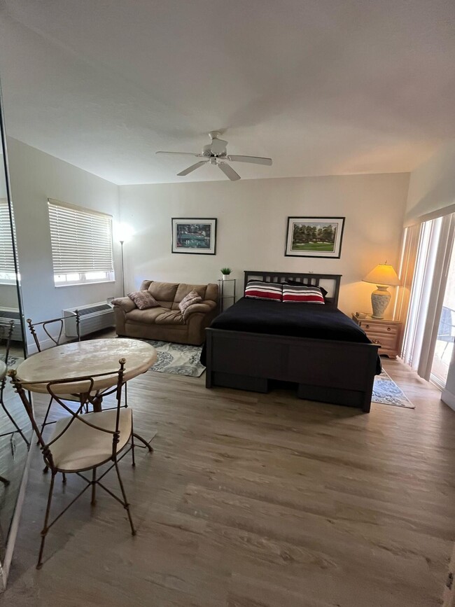 Building Photo - 9841 Perfect Dr