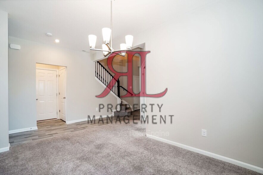 Building Photo - 992 Honeycomb Ln