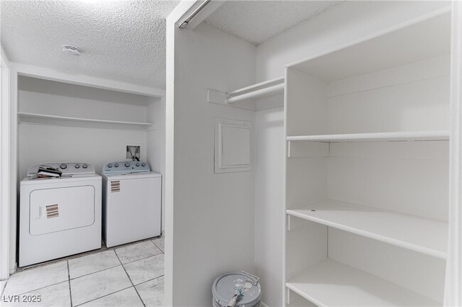 Building Photo - 312 E Tonopah Ave
