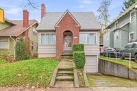 Building Photo - Charming Mt. Tabor Home with Loft & Basement Bonus Space!