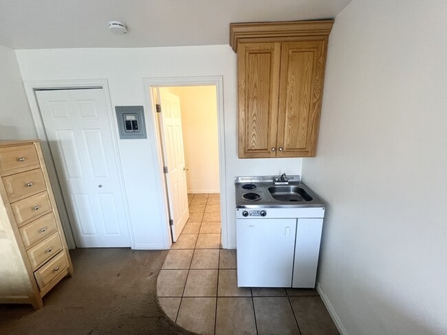 Building Photo - 1675 S State St