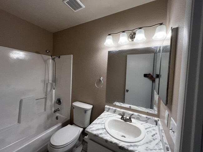 Building Photo - 4221 Middlesex Ave