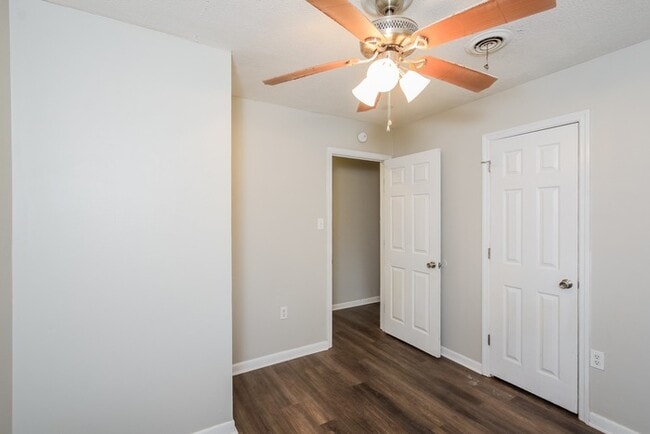 Building Photo - 3604 Greiner Dr