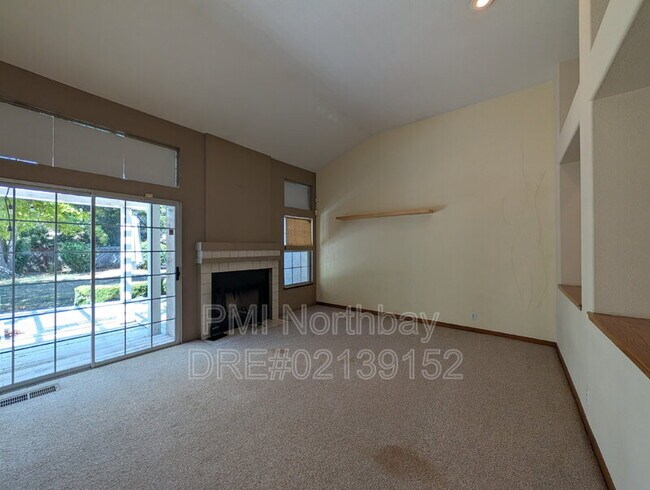 Building Photo - 3275 Formby Ln