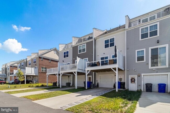 Building Photo - 5921 Kate Chopin Pl