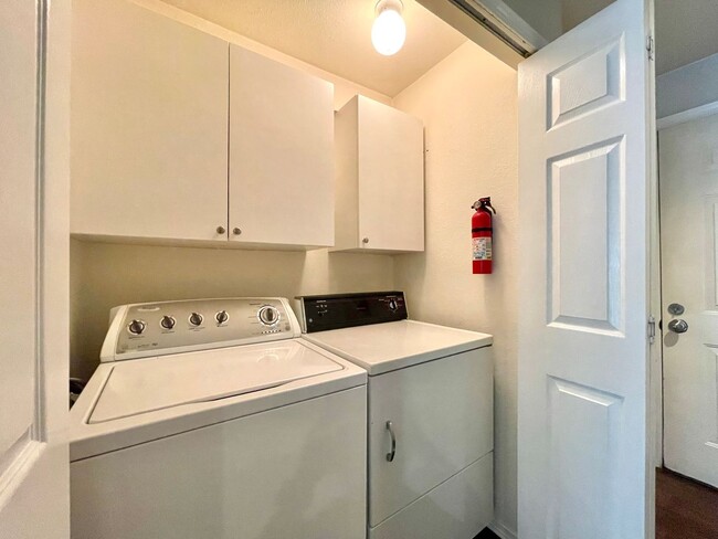 Building Photo - Great Condo For Rent