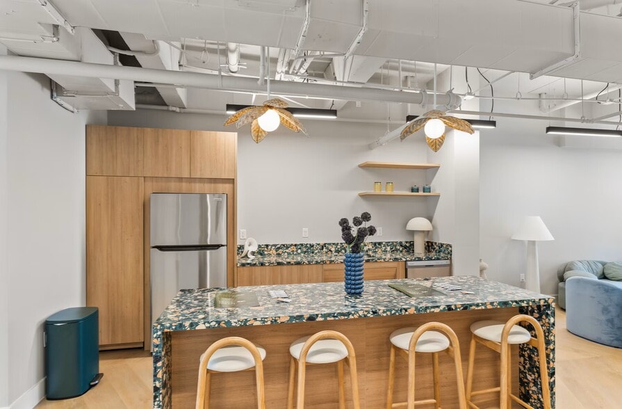 Building Photo - 1710 N J Ter