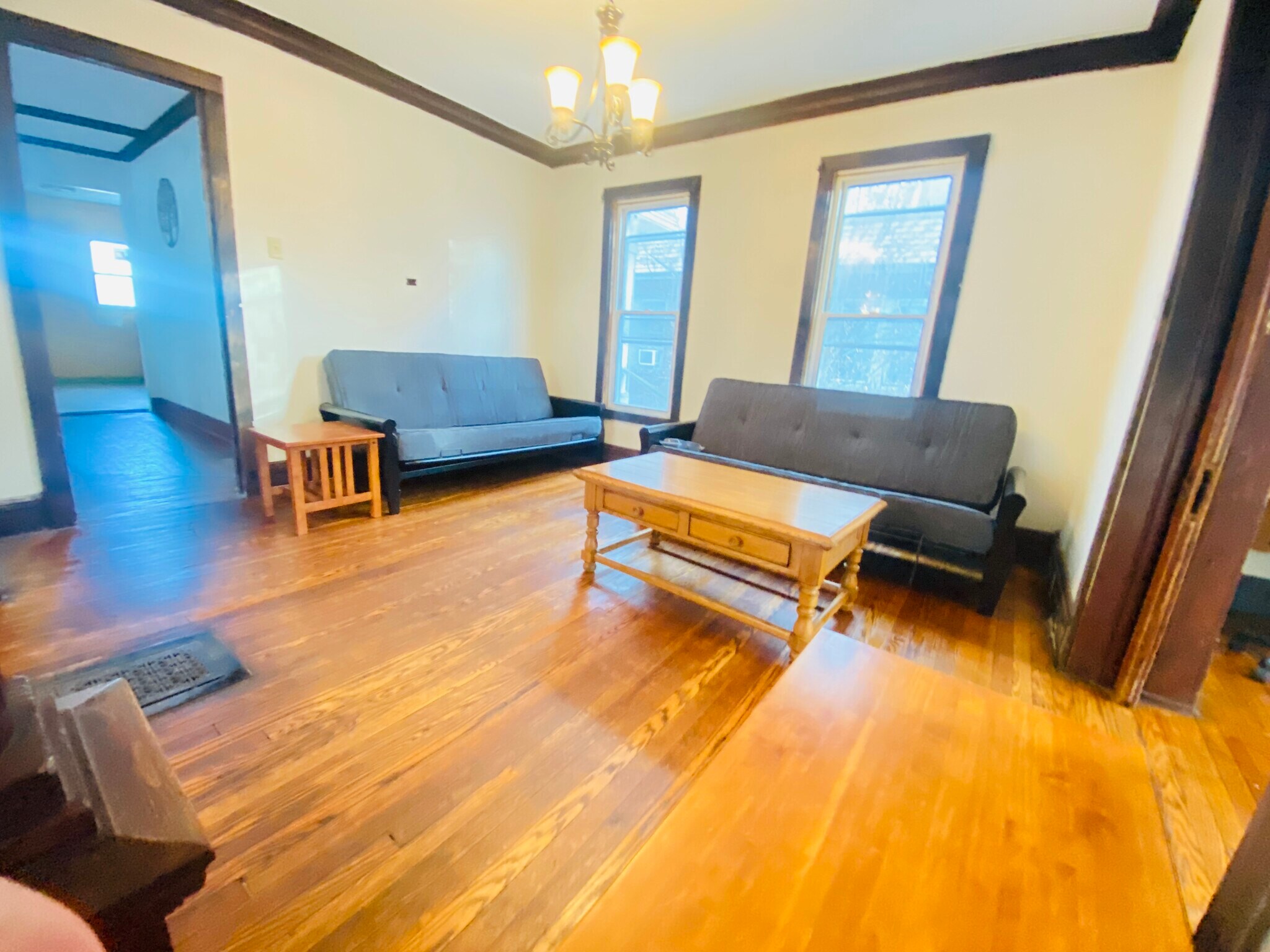 Building Photo - 1337 Madison St