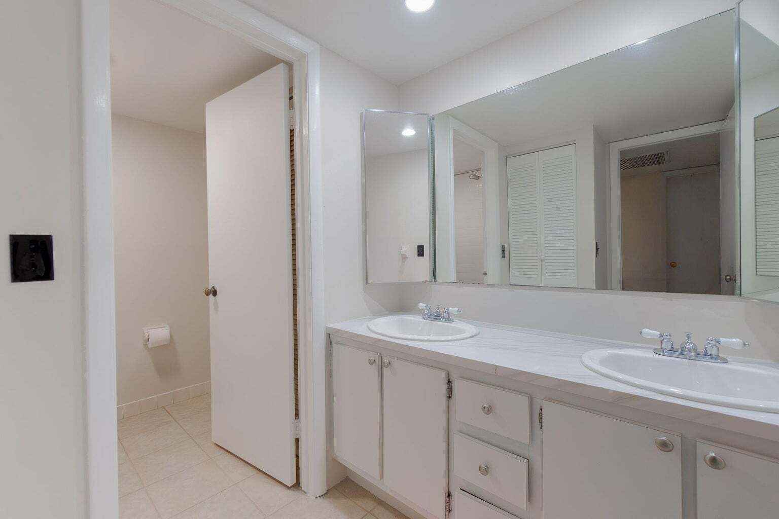 Building Photo - 393 Lake Arbor Dr