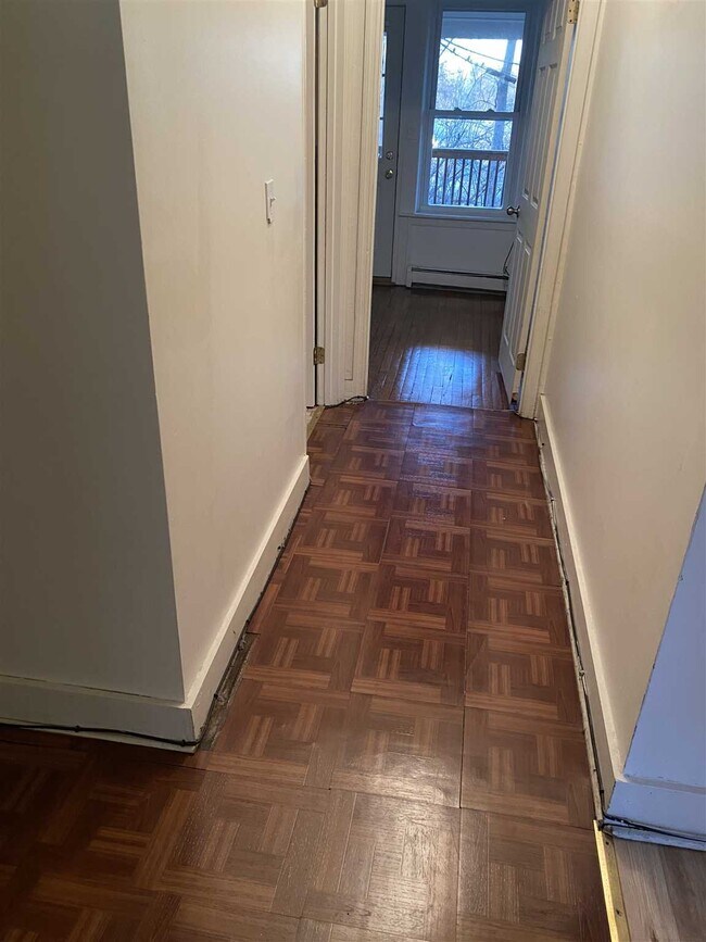 Building Photo - 139 Rombout Ave