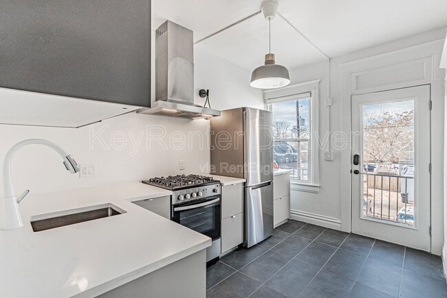 Building Photo - 227 S Logan St